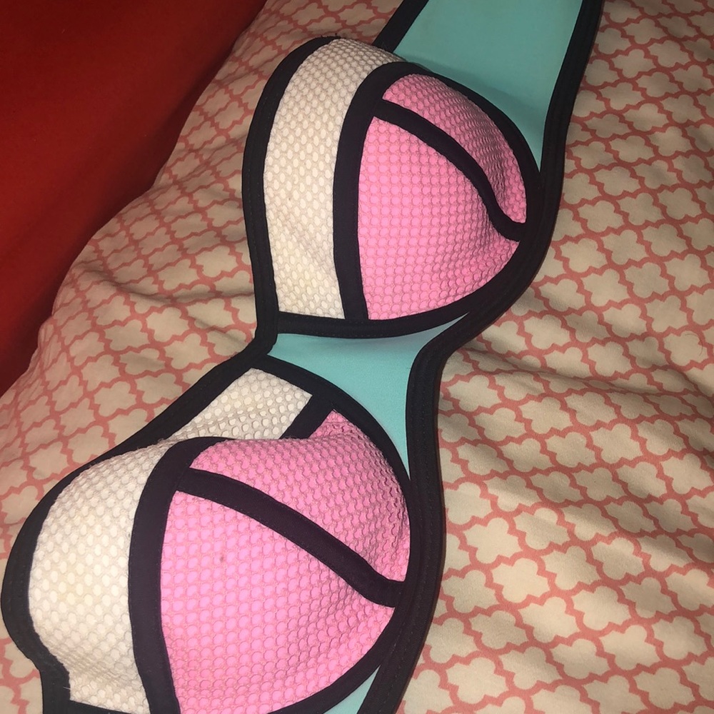 Triangl bathing suit top
